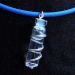 Hangertje met Rubber koord